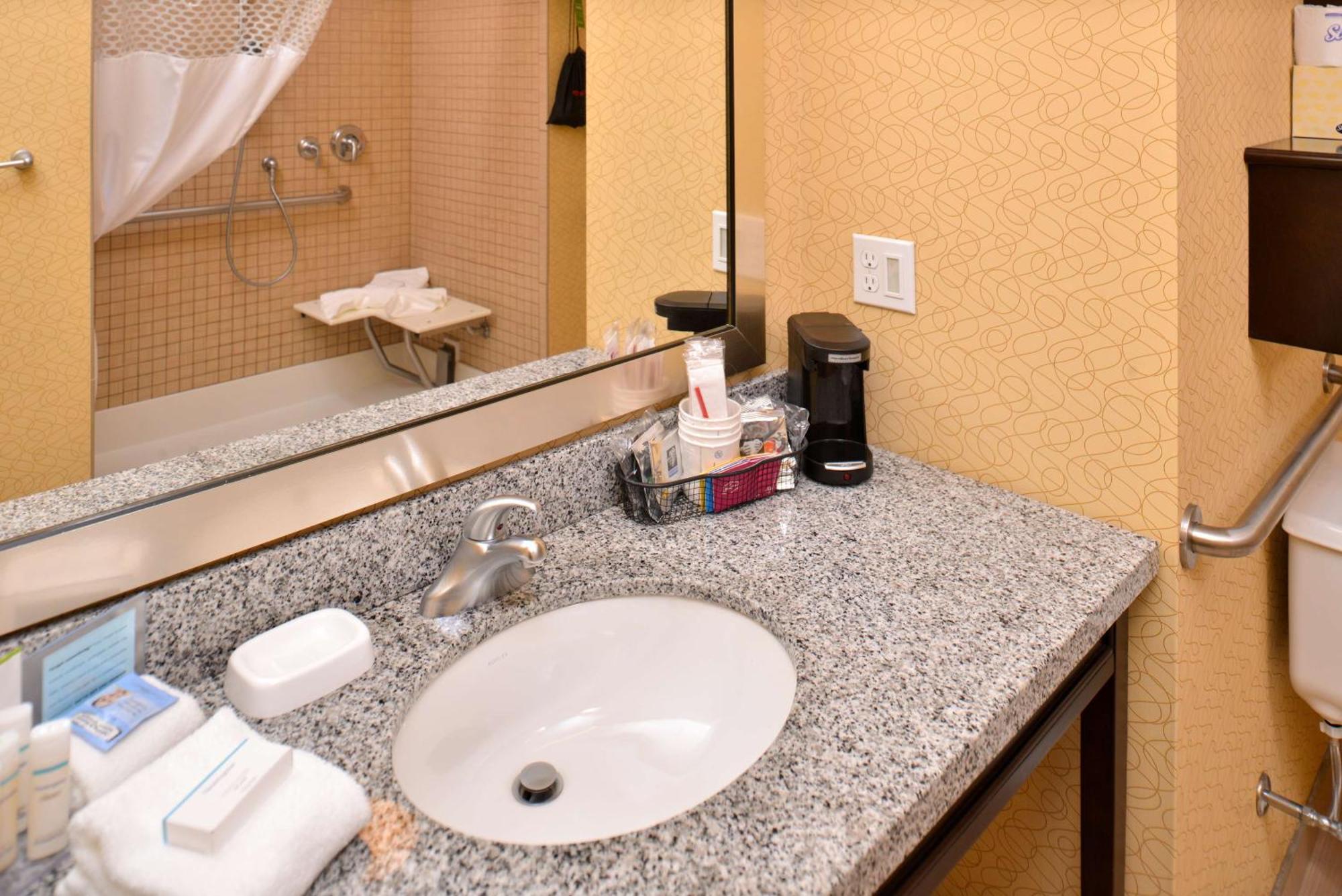 Hampton Inn Iowa City/University Area מראה חיצוני תמונה